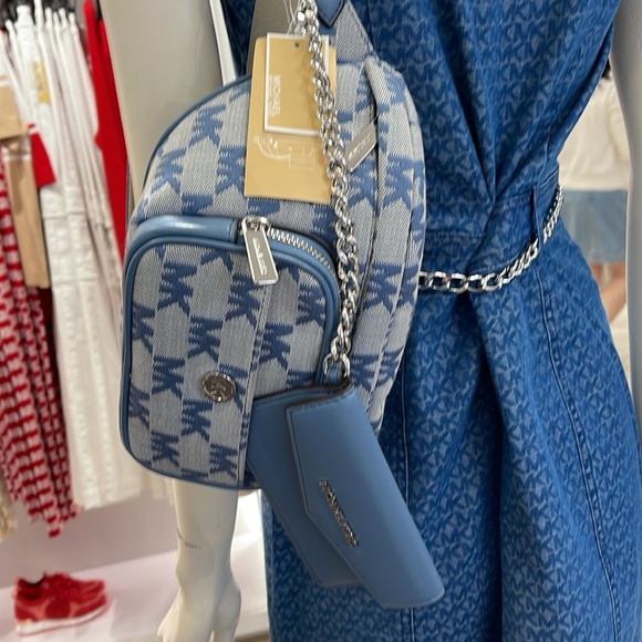 MICHAEL KORS
Maisie Large Logo 2-in-1 Sling Waist Fanny Pack Crossbody 
Denim - Picture 13 of 16